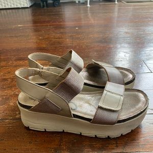 OTBT sandals size 8